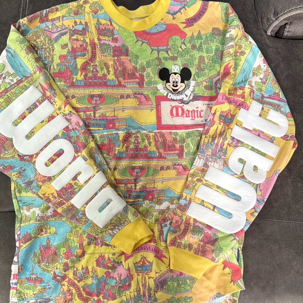 Walt Disney World Vault Collection spirit jersey adult medium
